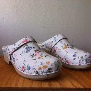 White leather flower Swedish wooden clogs - 90s